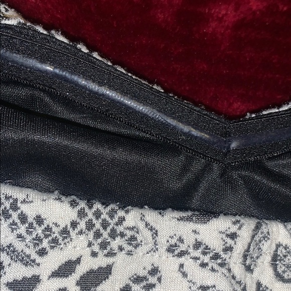 Classy Print Strapless Fitted Top - Picture 8 of 9